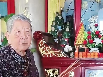 1993年,倾其积蓄,带动群众踊跃捐款,筹集几十万元建造一座不供佛不供神,只供解封军的天下第一庙#曾恨 #人物故事 #天下第一庙 #正能量 #报恩