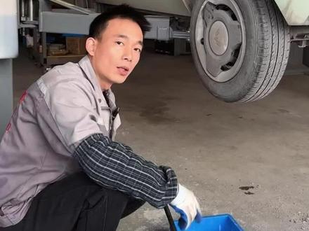 开五菱宏光mini的宝妈们,平时是不是只会开车?#贺州新能源汽车维修#新能源汽车#修车日常#五菱 #新能源低速电动汽车