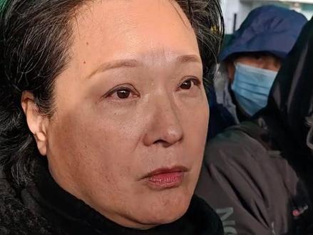 《西游记》中万圣公主扮演者张青哽咽回忆往事 演员何晴告别仪式举行,《西游记》中万圣公主扮演者张青哽咽回忆往事#何晴 #西游记 #演员何晴 #何晴告别仪式