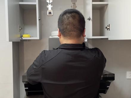 一 二 三 走你!装油烟机用调整挂架?那的看现场情况?#贴心至臻管家陪伴 #威克士迷你钻 #油烟机 #油烟机安装 @DOU+小助手 @抖音 @抖音创作小助手