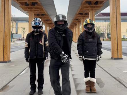 内个内个邯郸,啊内个内个邯 #滑溜溜海豹舞 #海豹舞 #摩托佬