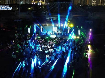 2026跨年倒计时开启!!⏰ #汕头蓝水星 超多跨年惊喜已准备就绪!早鸟票优惠票价现已上线,电音狂欢派对等你!#跨年 #我的冬日遍需主打歌 #汕头跨年烟花 #汕头跨年夜