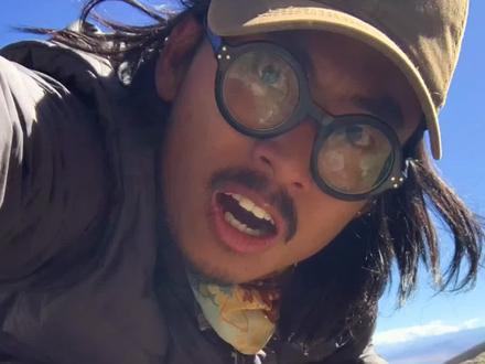 海拔5500米西藏雪山!发现及其稀有的紫色雪莲花!#阿九的vlog #国庆 #西藏 #雪莲花