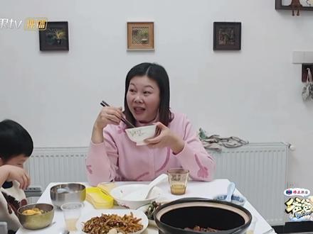 闻闻太可爱了吧 萌物来的#爸爸当家 #闻闻阻止爸爸吐槽自己