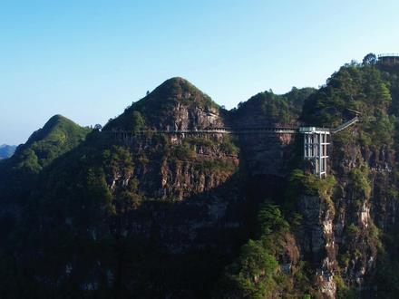 再上巴勒山(游记)。感谢偶遇的@lota z,让我蹭吃上丰盛的晚餐 #广西蒙山县 #户外露营