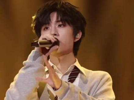 “我叫张子墨,我什么都会”这句话的含金量还在上升! #张子墨 #张子墨新歌锁 #张子墨piano #时代峰峻