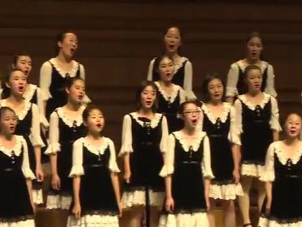 #少儿合唱团 #合唱演出 #合唱团
《启程》
作曲:坂本浩美
配词:春天少年合唱团
愿仗歌而行的我们,因着心底的梦想,笑对困难和别离,启程。