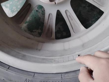 汽车的轮毂里边为什么铁块?#每天一个用车知识 #抖音汽车 #汽车知识 #涨知识 #dou是好车 #轮胎#轮毂