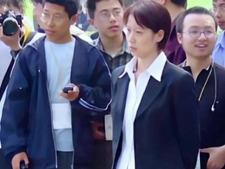 中国第一女保镖,身穿八斤钢板保护13国元首,身家过亿至今单身!@抖音小助手