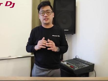 DJ初学者首选Pioneer DDJ 400【一】
来自马来西亚博主,Kokee解说
这是一款可以自由操作rekordbox的双通道DJ控制器。由于按键和旋钮的布局沿用了高端机型,因此,可以用与其他DJ设备相同的操作方式进行演奏。此外,支持rekordbox的教程功能。从基本操作到学习DJ演奏所需的知识,提供广泛的支持。
DDJ系列有-DDJ-ERGO-K、DDJ-ERGO-V、DDJ-RB、DDJ-RR、DDJ-RX、DDJ-RZX、DDJ-S1、DDJ-SB、DDJ-SB2、DDJ-SB3、DDJ-SB3-N、DDJ-SB3-S、DDJ-SB-L、DDJ-SB-R、DDJ-SB-S、DDJ-SR、DDJ-SX、DDJ-SX2、DDJ-SX-W、DDJ-SZ、DDJ-T1、DDJ-FLX4、DDJ-1000、DDJ-1000SRT。#DJ设备 #DJ打碟 #dj #DJ设备出租 #DJ二手设备