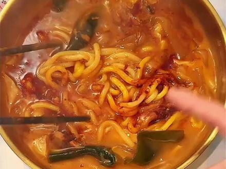 杜小嘛麻辣烫 杜小嘛大碗老式麻辣烫#上热门 #美食分享 #大碗麻辣烫 #杜小嘛美食 #好吃的麻辣烫