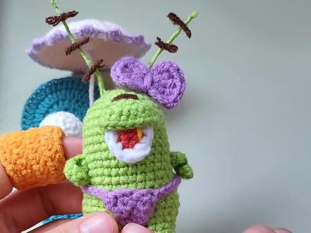 下面向大家献上钩织丁字裤的技艺
#毛线钩织 #钩织教程 #钩织比基尼 #痞老板