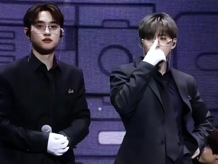 你们当中有两个萌物 晚安大小姐cha#EXO#都暻秀#金俊勉#EXO见面会