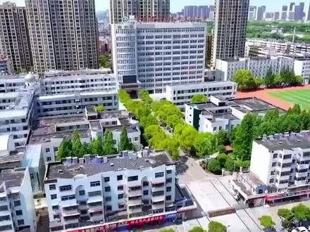 阜阳二中
优秀初中毕业生的理想选择!