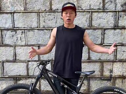 关于我的JAVA是如何改装的 这期视频告诉你答案 目前这些改装还是比较满意
#牟恩泽 #佳沃萨比亚 #佳沃软尾 #专业动作请勿模仿 #自行车推荐