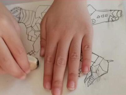 今天分享组装机械霸王龙,还把你牛的倒着画,呃呃#儿童创意绘画 #画恐龙 #儿童画 好