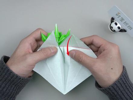 🐢萌翻了!3分钟折只小海龟,娃爱不释手 超逼真海龟折纸来啦!1星难度有手就会,亲子协作零压力~简单几步锻炼娃小手灵活性,完工还能当桌面小摆件!
评论区晒作品看看!
#亲子手工 #海龟折纸 #手残党福音 #海洋动物 #带娃日常