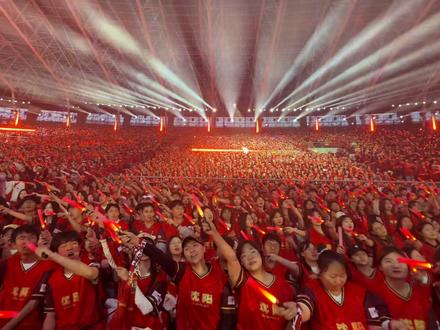 山海关不住,东北超级酷! #开幕式超燃瞬间 #东北超 #东北超沈阳 #为主队呐喊助威#川子唢呐
