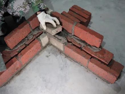 18墙转角创新砌法,砖面平整好搭接,墙角合理排砖,砌砖又快又好 #泥瓦匠 #砌墙 #农村自建房