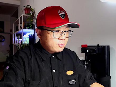 包装纸行业企业停机潮愈演愈烈,消费难道真的不行了? 日前,箱板瓦楞纸市场主流价却以下滑为主,近日,龙头纸企再次下调箱板瓦楞纸价格,大概为30—150元/吨,紧接着,东莞玖龙、山鹰国际、东莞理文等大批纸厂也宣布停机检修。下游需求低迷、纸企库存高位、原料废旧黄板纸价格下滑……这些都在敲响整个夕阳行业的警钟。#消费 #包装纸 #瓦楞纸