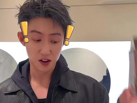 #黄景瑜 #时装 #杂志 #花絮 #安利 怎么做到帅气 可爱 性感 萌集瑜一身?请看VCR~