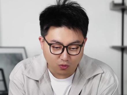 这也太漂亮了吧,荣耀600 Pro开箱! 为了把手机做漂亮,荣耀600系列这次真是下血本了。荣耀600 Pro两色开箱,带你一睹真颜。#荣耀600 #超级4K实况神机
