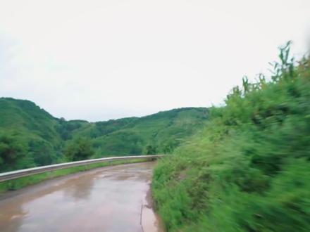 【燃烧吧!770】一年后
心向往之,无畏前方!终于七仔DKG·770 站到了这个赛场,和大家并肩作战!曾经遥不可及的梦想,心怀火焰终能实现!
云程发轫,万里可期!首场PEL比赛、首场线下赛、首次高光操作、PEL首场胜利......七仔的职业道路才刚刚开始,未来还有无限可能。燃烧吧,770!
祝福七仔DKG·770 ,扬帆起航正当时,我们一同继续前行!
#和平精英 #励志 #和平精英职业联赛