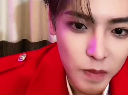 一个甜度超标的小猫
#侯明昊 #侯明昊侯明昊侯明昊侯明昊侯明昊 #爱上帅哥就像呼吸一样简单