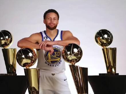 #nba总决赛 #库里 2023 NBA总決赛收视率暴跌,下面是(美国本地数据)库里10年来霸榜NBA收视率的数据!!!
1、过去10个赛季:NBA收视率达到1400万的27场比赛,库里全部参加;收视率达到1300万的33场比赛,库里参加了 32场。
2、过去10年季后赛,每轮收视率最高的比赛都有勇士队!