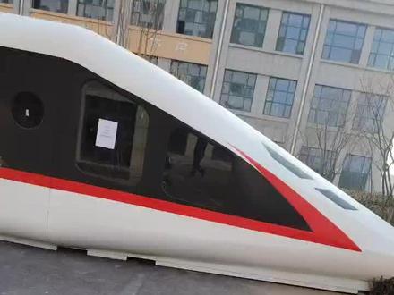 献县泰昌高铁站,没有高铁列车自己造了个模型,高铁梦