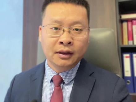 四年时间,以结婚为名收取百万彩礼,被判诈骗罪 【基本案情】
2024年3月,人民法院在民事案件审理中发现卢某存在多起婚约财产纠纷关联案件。因案发时间接近,卢某在执行程序中拒不归还彩礼,人民法院经综合分析认为卢某可能涉嫌骗婚,遂依法向公安机关移送线索及相关证据。公安机关立案侦查后发现,2021年至2024年期间,卢某以相亲、订婚为名,通过索要见面礼、结婚彩礼、借款为由,先后骗取胡某、李某等8人财物共计63万余元,伙同其母亲共同骗取李某、李某乙等7人财物共计45万余元,遂移送检察机关审查起诉。
【裁判结果】
审理法院认为,卢某诈骗他人财物,数额特别巨大,其行为已构成诈骗罪。判决被告人卢某犯诈骗罪,判处有期徒刑,并处罚金,按照违法所得退赔各被害人损失。#南京离婚律师 #彩礼 #骗婚骗财