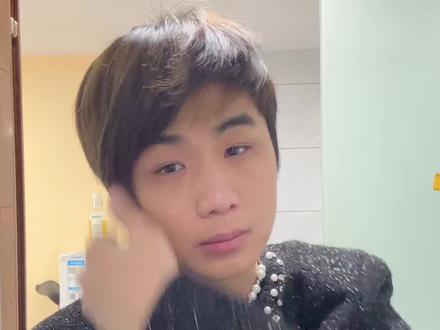 当细软塌的我开始尝试张凌赫三七分发型 #夹板造型 #发型教程