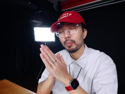 17Pro到手!iPhone全系相机设置全解析2025版 (影片右上角是设置项的导引)
新的iPhone 17 系列到手了嘛?今年更新的iOS26有哪些改动呢?
是否还是依然被被复杂混乱的相机设置弄得一头雾水?
怎么设置相机才符合自己的的使用习惯?
如何让iPhone发挥出最佳性能?并且拍摄更加顺手?
跟着阿卢设置你的iPhone相机,一定不会错!
如果你喜欢阿卢的影片,千万不要忘记点个赞!爱你们!❤️
#iPhone新机设置 #iPhone设置 #iPhone相机设置 #iPhone17 #iphone17promax