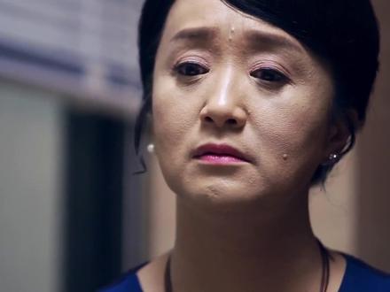 原来strwberry可以翻译为士多啤梨?#士多啤梨 #戚薇#名场面#搞笑 #灵魂画手