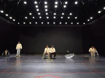 宋亚轩&刘耀文《烟花升停在星夜》联排 #文轩 我们的文轩来了 贵阳站联排《烟花升停在星夜》
#烟花升停在星夜 #宋亚轩刘耀文 #时代少年团六周年演唱会 #时代少年团演唱会联排