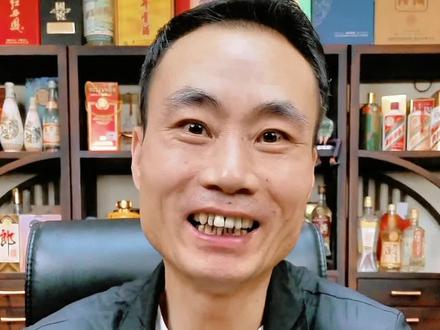 为什么一款酒会有两种不同评价? 一个视频给你说清楚!#飞哥日尝 #白酒 #金沙摘要 #品酒师 #酒知识