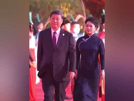 现场视频!习近平和彭丽媛为中亚国家元首夫妇举行欢迎仪式和欢迎宴会。