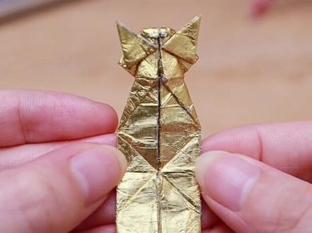 两分钟折超萌招财猫和财神爷,愿你财福双收 快过年了,教你用巧克力纸折超萌招财猫和喜庆财神爷,超简单的折纸教程,真的有手就会,快艾特你最好的朋友来折。#折纸#手工diy#折纸招财猫