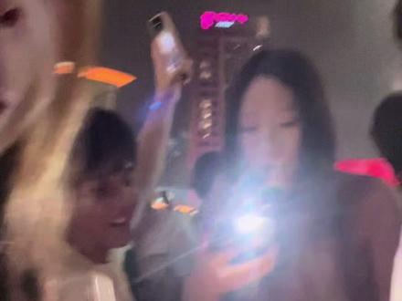 跨年葡萄 @安吉啦啦啦啦🎈
#吃12颗葡萄 #新年快乐 #马来西亚