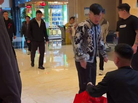 认干爹现场直播@三太 @DOU+小助手 #苏6结婚现场