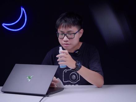 雷蛇灵刃15标准版:一万五买一台不像游戏本和轻薄本的信仰产品?