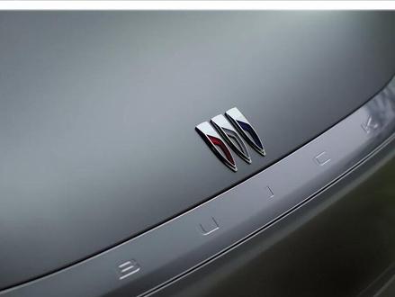 40万高端MPV怎么选?智界V9、极氪009、别克至境世家 40万级高端MPV迎来新格局,智界V9、极氪009、别克至境世家同台比拼,安全、空间、舒适、可靠到底谁更强?一条视频告诉你答案。•#五月MPV巅峰对决谁能撼动世家地位 #MPV从此划分世家和新贵 #别克至境世家 #极氪009 #智界V9