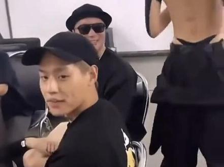 明天就拉群!!!
马群耀2026演唱会发车,
3.13-15连唱三天!还有林祎凯帮唱!
实时直播➕实时中文翻译➕中字回放,
还没参加的速来!#bkpp#明星现场