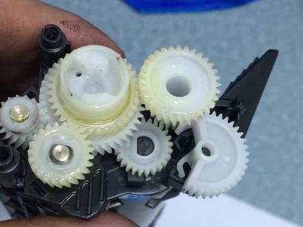 联想打印机2206粉盒齿轮复位,也叫清零!方法在视频最后!通用201和1035粉盒#打印机 #家用打印机推荐 #联想打印机 #打印机小李哥 #奔图打印机小李哥