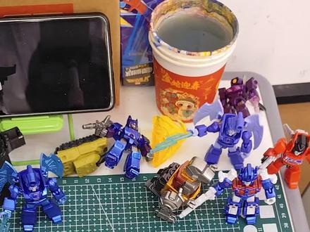 #布鲁可奥特曼 奔着合体飞机去的,结果中奖了。 胜利猎鹰和胜利猎隼组合的胜利狮鹫太素了,需要补色