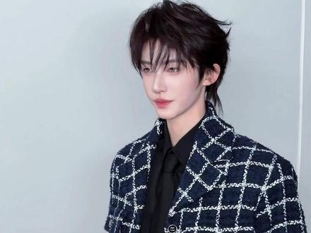 是谁还不知道@刘宇yu 收工后用千问点了热腾腾的奶茶?!千问请客,瓜分30亿!实实在在的福利,1分钱奶茶轻松到手。下载千问,领25元免单卡! #千问请客瓜分30亿#实实在在的福利,一分钱喝奶茶!下载更新千问APP最新版本,领25元免单卡,不止奶茶,用AI点外卖、买买买!#千问免单#千问一分钱奶茶