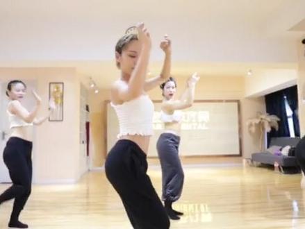 #宁佐寒东方舞 宁老师原创《卡农》太美了,发一个练习版本。还有好多地方不完善,留作纪念。