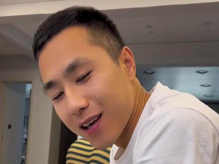 爱,无关年龄,无关身份,无关性别,只有心之所向。 #情感 #爱情 #大叔 #表白 #男人女人