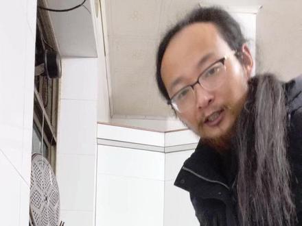 正月初一早起盐搓手。#真实生活分享计划 #传统民俗文化 #新春祝福 #一般人不告诉他 #长毛老道说爱国