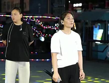 水浒好汉城 三个大漂亮
